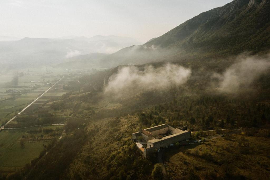 Monastero Fortezza Di Santo Spirito Hotel Fossa Екстериор снимка