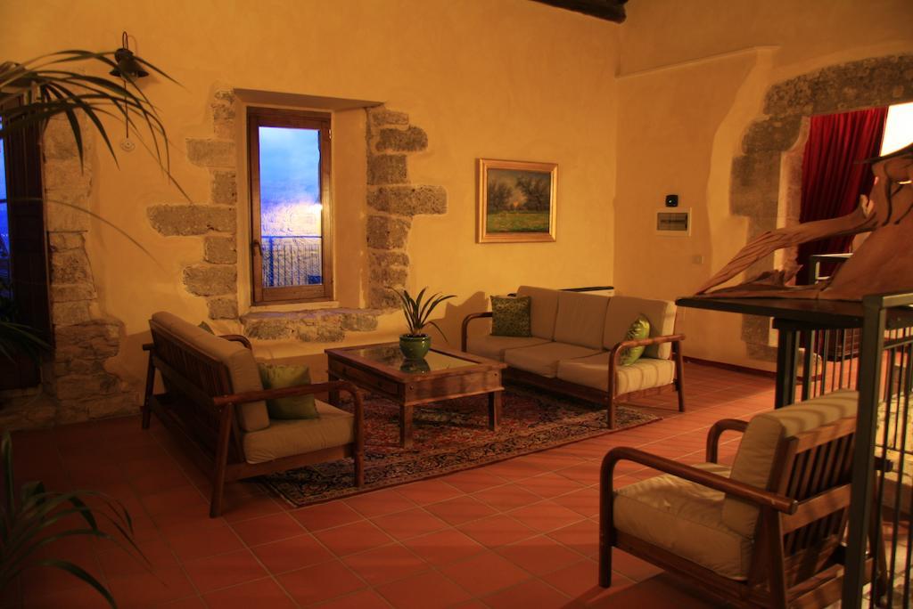 Monastero Fortezza Di Santo Spirito Hotel Fossa Екстериор снимка