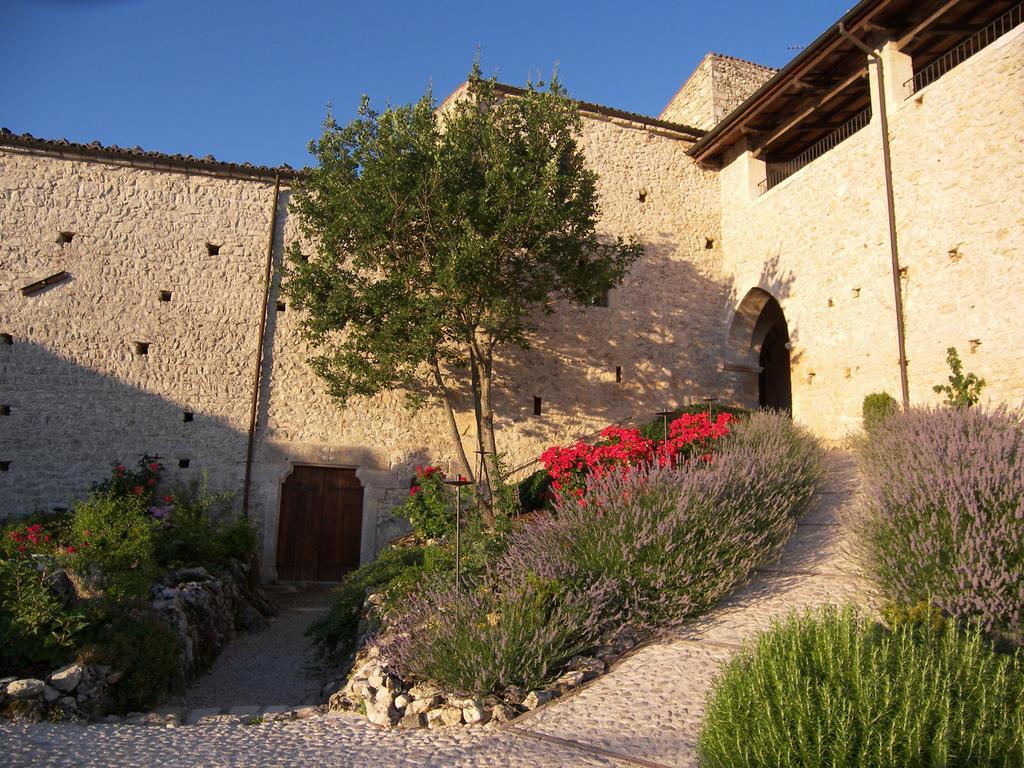 Monastero Fortezza Di Santo Spirito Hotel Fossa Екстериор снимка