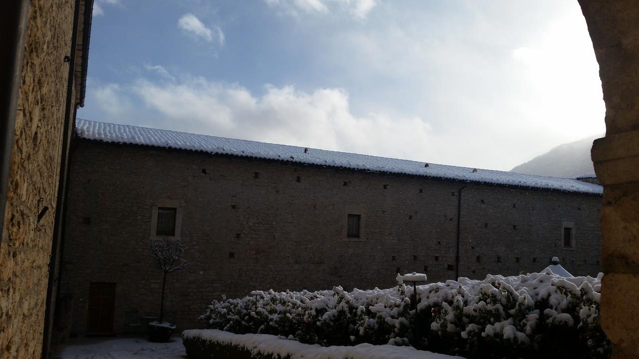 Monastero Fortezza Di Santo Spirito Hotel Fossa Екстериор снимка
