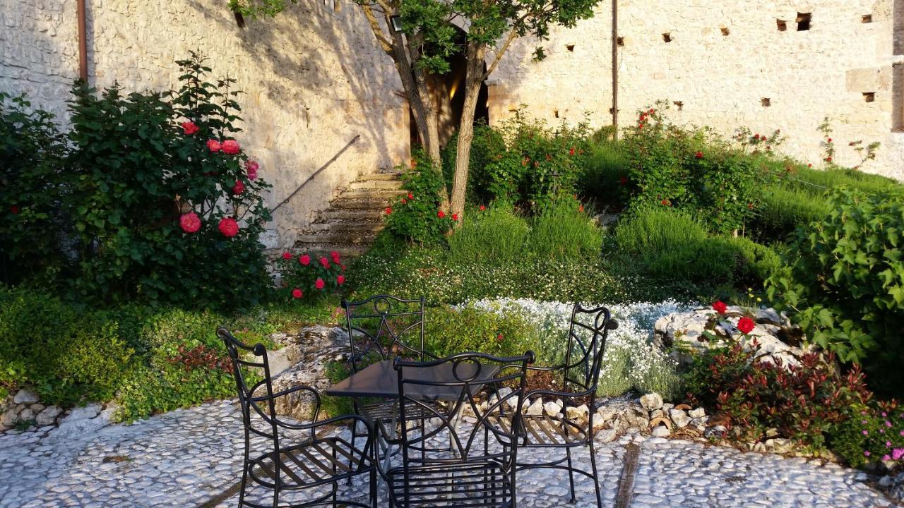 Monastero Fortezza Di Santo Spirito Hotel Fossa Екстериор снимка